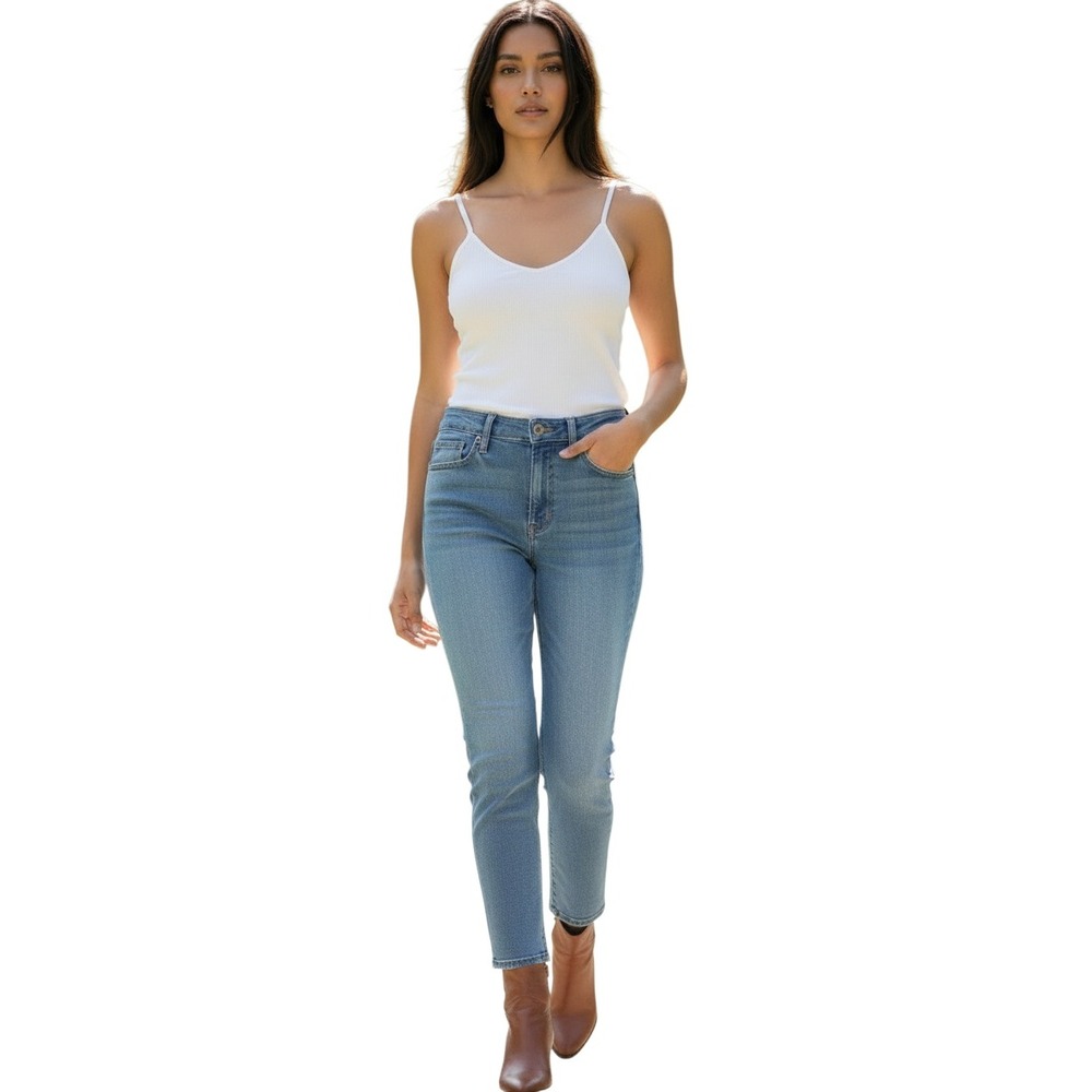 Hudson Straight Leg Jeans Medium Wash Denim Womens Size 29 USA NWOT